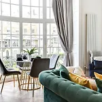 Relaxing Seaside Retreats